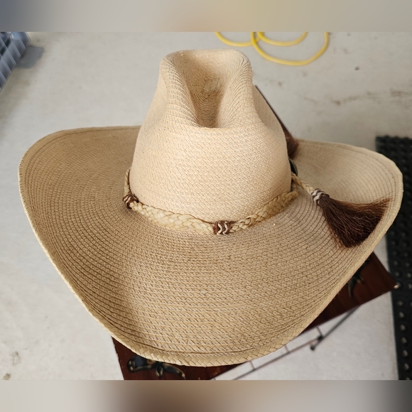 Beautiful Palmleaf Cowboy Hat - Picture 4 of 6